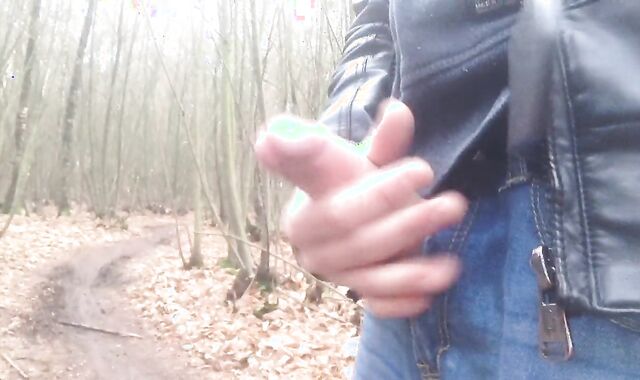 Uber-Super-Cute jerk off in public and jizzing