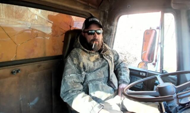 Got wild in unload truck