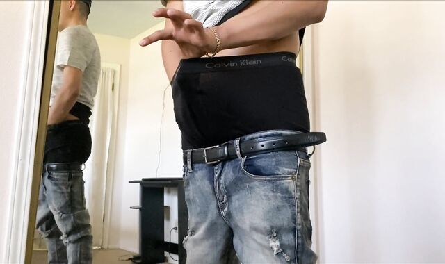 Sagging in the Mirror - SexySaggerYo