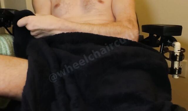 WheelchairCutie Enjoys His Stellar Bod and Uber-Sexy Fuck-Stick