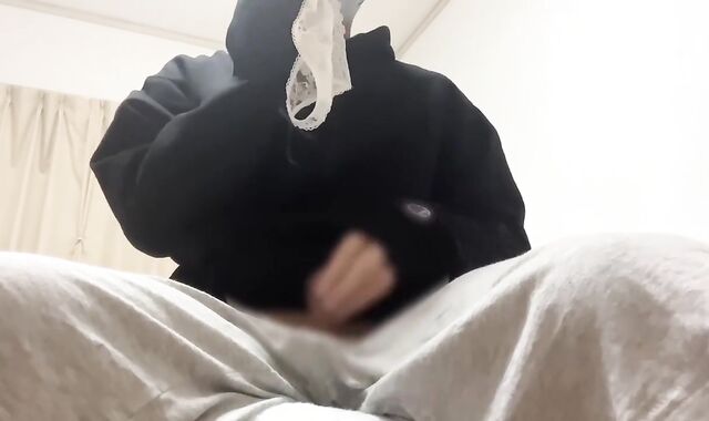 Chinese college college girl hides and smells lingerie