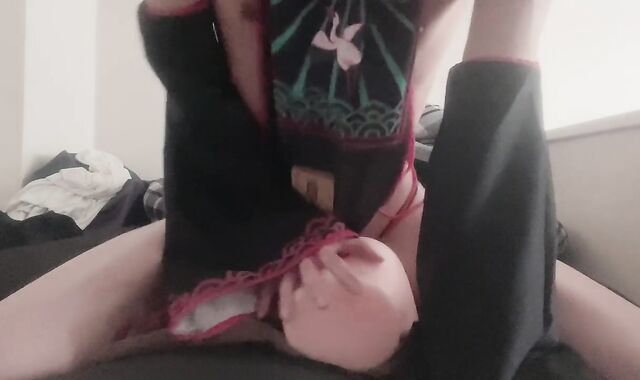 露出度高いコスプレで擬似えっち♡男の子が可愛い仮装して乳首見せながらオナホに腰振りオナニー♡【色白・細身】