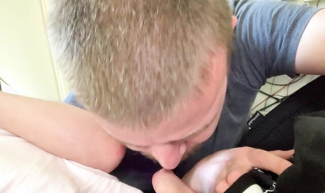 Quadriplegic Gets Head From Acquaintance