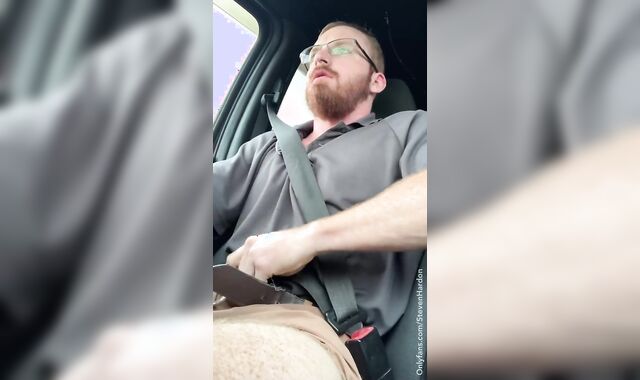 Ginger fellow pours out jizm shot into gullet , and slobbers it out