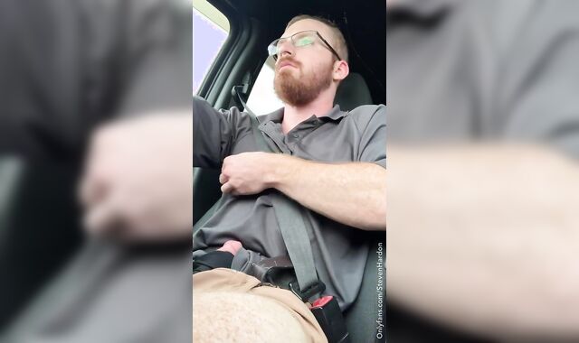 Ginger fellow pours out jizm shot into gullet , and slobbers it out