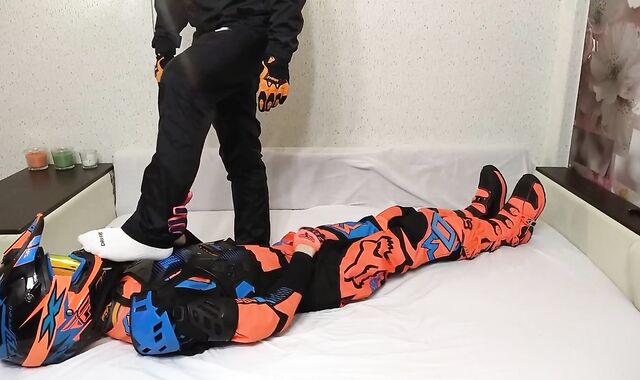 MX BIKER x TRACKSUIT PLAYS