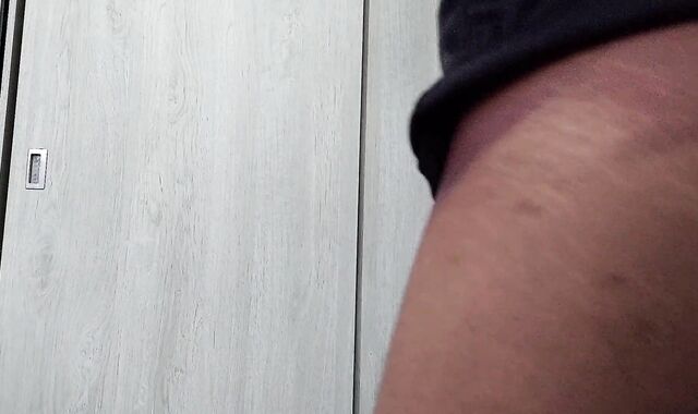 come and spank my lil'' booty