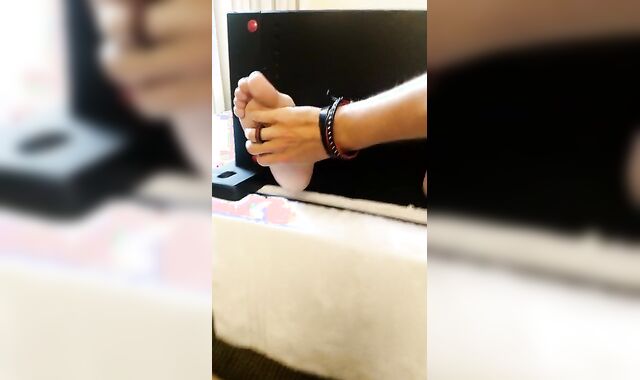 Tickling in The Dark-Hued Stocks