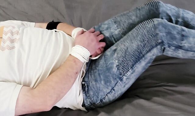 ___ bound me up on the bed and left me there for hours, with NO DOUCHE CRACKS!