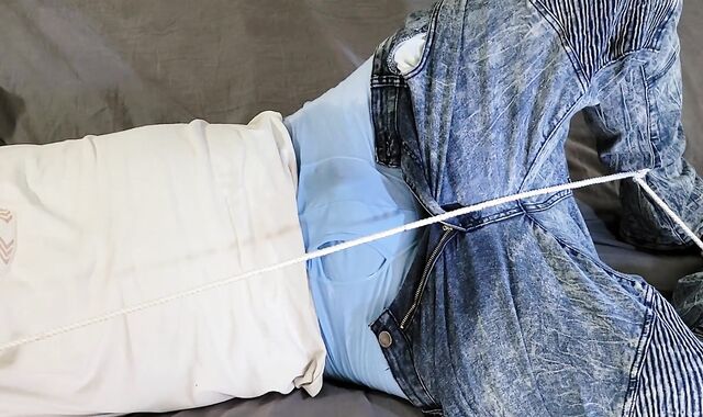 ___ bound me up on the bed and left me there for hours, with NO DOUCHE CRACKS!