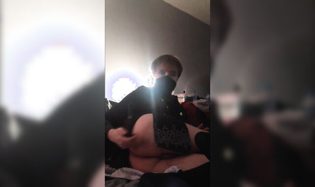 Lewd YoRHa Scanner man toying with his bootie