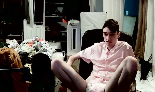 Twimk Caught in Sissy Diaper by Professor