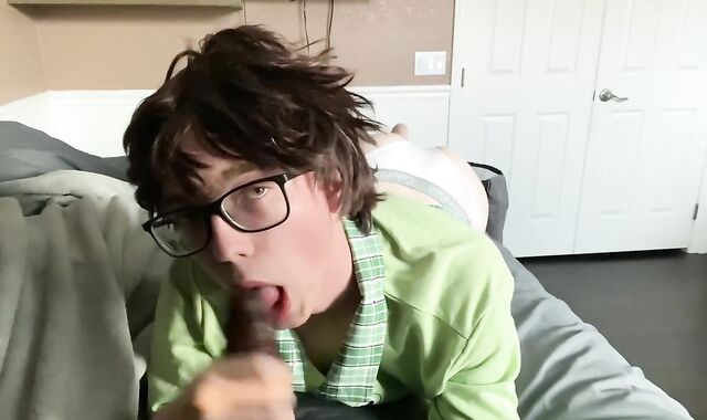 Femboy Poggies Fellates Your IMMENSE EBONY PRICK for a Crops Giftcard