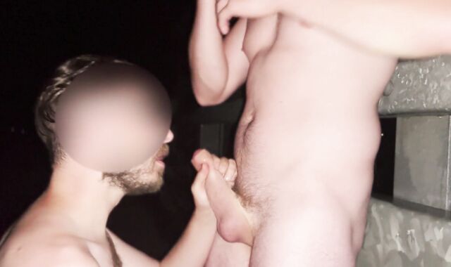 Caught by stranger giving sucky-sucky elation, records for us while fapping off