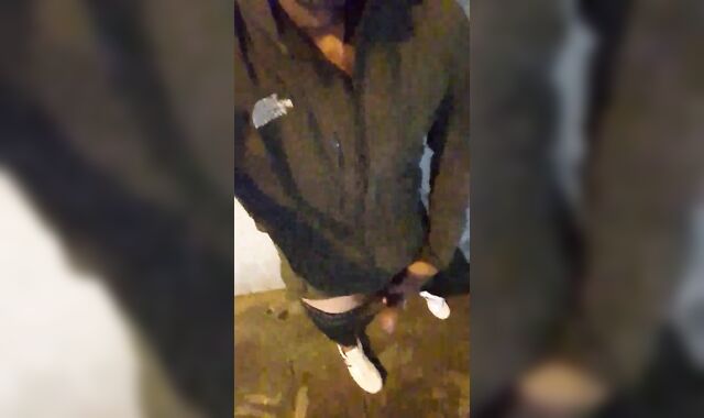 Slutboyben CAM4 Public PornoQueen xpozzzing live on CAM4