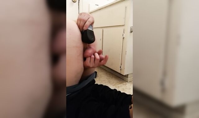 Huge dark-hued pulverize stick vs. youngster rump