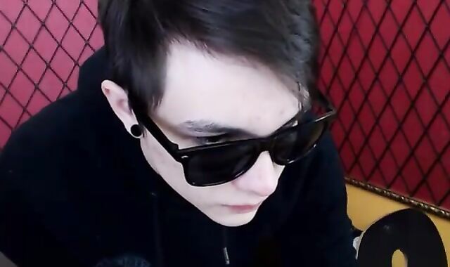 Youngster fapping all day but recorded hik