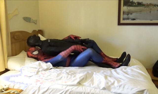 spiderman porks and blows a flow on his orca dummy