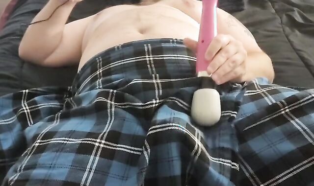 Dad figure in kilt very first-ever time with massager and huge fake-hard-on In gigantic hefty bootie