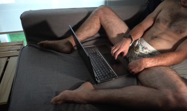 Hairy_Airman plays with his stick