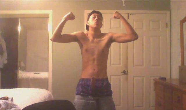 Masturbating Off In My Briefs - SexySaggerYo