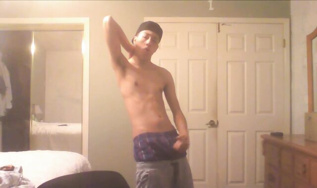 Masturbating Off In My Briefs - SexySaggerYo