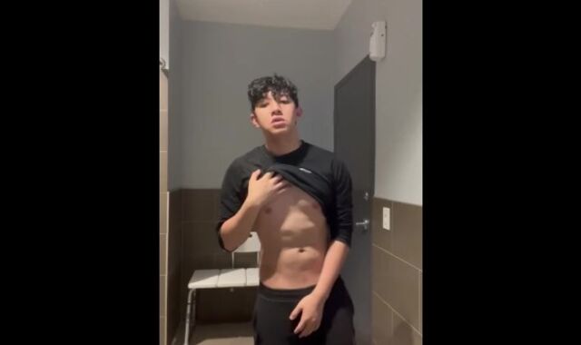 Fit asian twink douche jerkoff