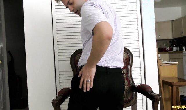 Ultra-Uber-Cute jock Nicky Rebel teases you with his cock-squeezing donk