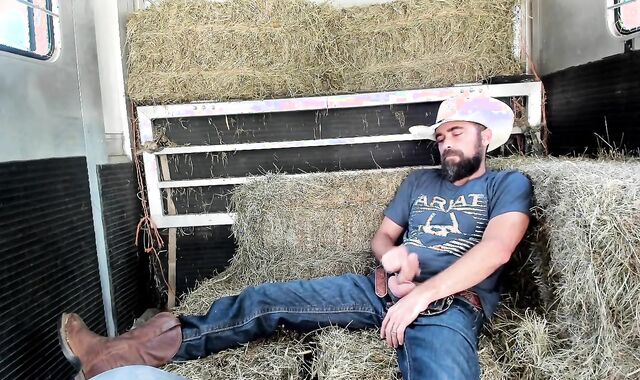 Was suppose to be spurting hay