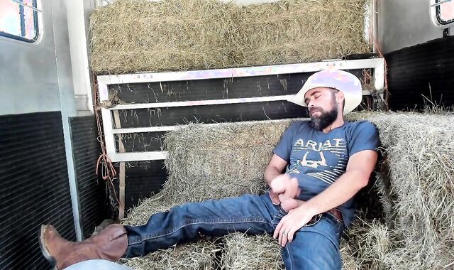 Was suppose to be spurting hay