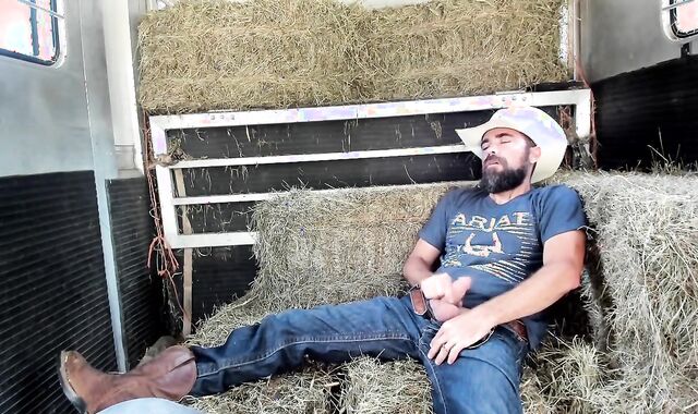 Was suppose to be spurting hay