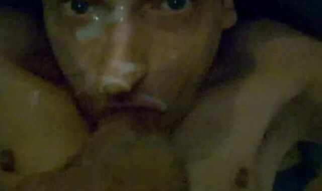 Messy Urinate Cum-Peelation