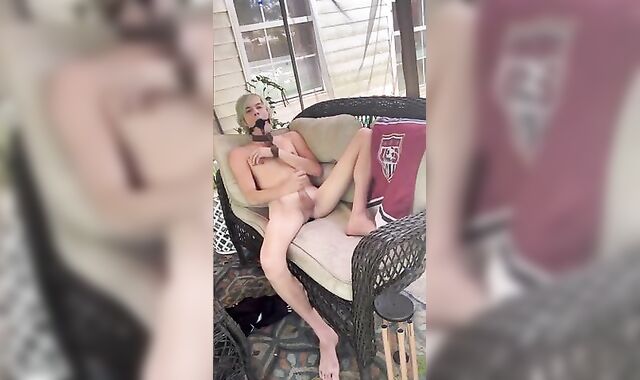 Femboy plays outback!????(stud imma eventually get caught????)