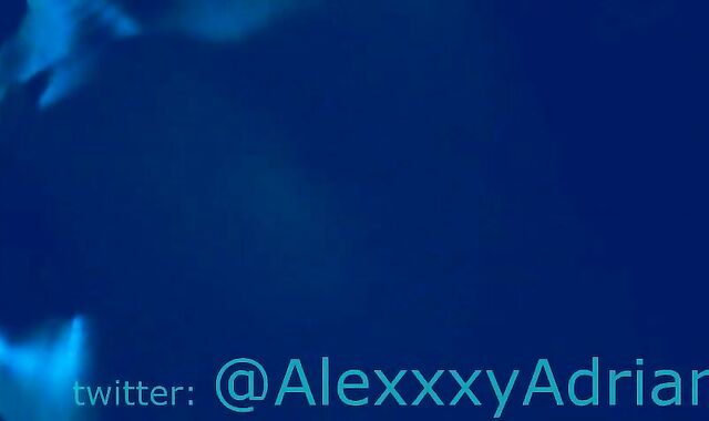 @AlexxxyAdrian con fetiche por las tetillas - nipple fetish - male melon