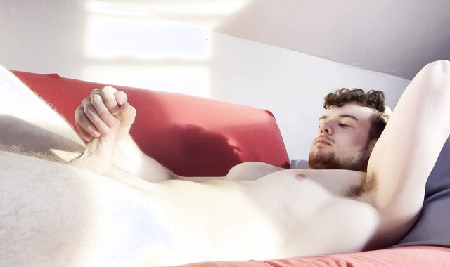 Solo male wanking his enormous wood on the bed