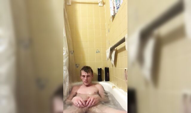 Twink bathtub time