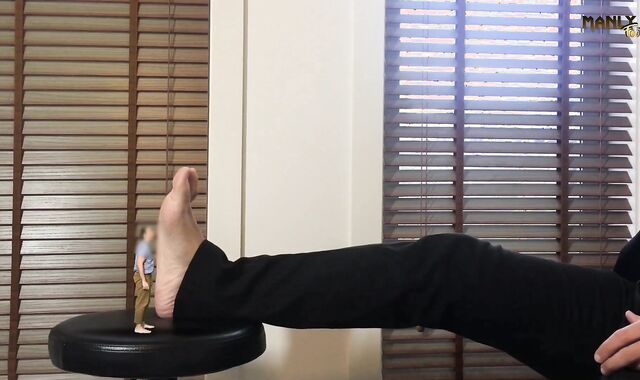 AN UNEXPECTED FRIENDSHIP - MY TEENY LITTLE' FOOT WORSHIPER - MANLYFOOT - MACROPHILIA- FOOT FETISH ????