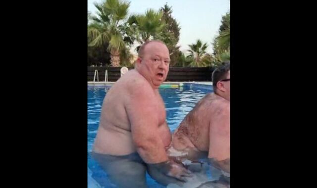 Daddy Screws Fellow In Swimming Pool