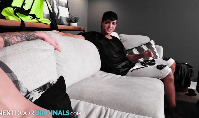 OK Commence Deep-Sucking Gay-For-Pay Stud, Deep-Throat n Nail - Elliot Finn, Kyle Wyncrest - NextDoorStudios