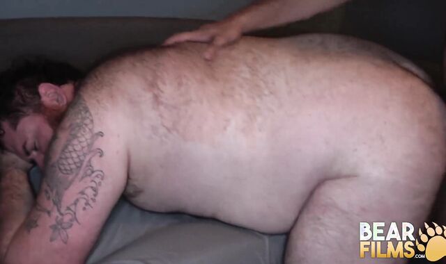 BEARFILMS Hunks Chip Perdane And Bjorn Johnsson Without A Love Glove