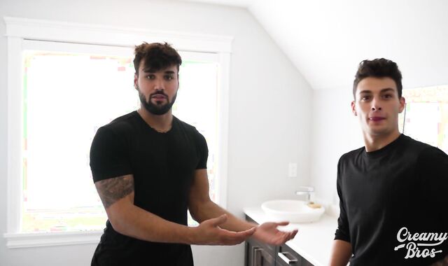 Heterosexual stepbro Gets Caught Getting A Sucky-Sucky From Roomy