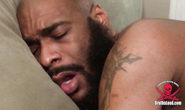 Gliding A Huge Spear In A Cock-Squeezing Fuck Hole