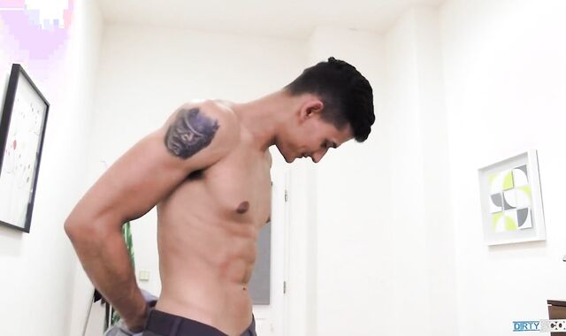 BigStr - He Works As A Car Mechanic But The Money Is Not Enough So He Takes A Schlong For Extra Currency