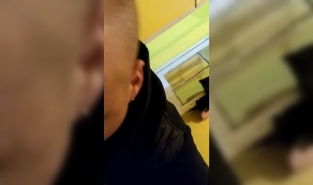 EL VECINO HETEROSEXUAL QUERIA PROBAR COMO SON-IN-LAW MIS CHUPADAS DE VERGA! ESCUCHENLO GEMIR!