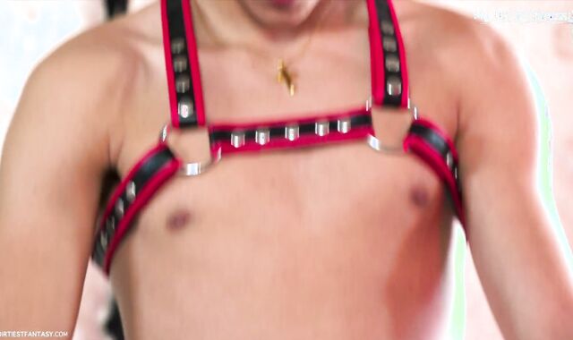 Twink attempts shibari with Joaquin Santana and he enjoys bone strung up