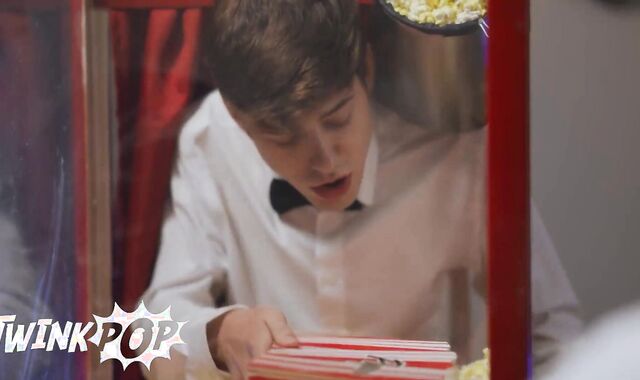 Lad Pop - Joey Mills Gets His Phat Trouser Snake Deep Faceholes By Devy While Making Pop Corn For The Client