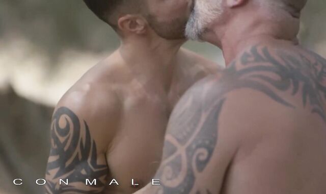 ICON MASCULINE - Twinky Casey Everett Prizes His Coach Lance Charger By Suggesting His Pink Cigar-Squashing Backside