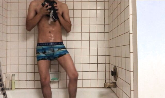 Douche Sagging 3 - SexySaggerYo