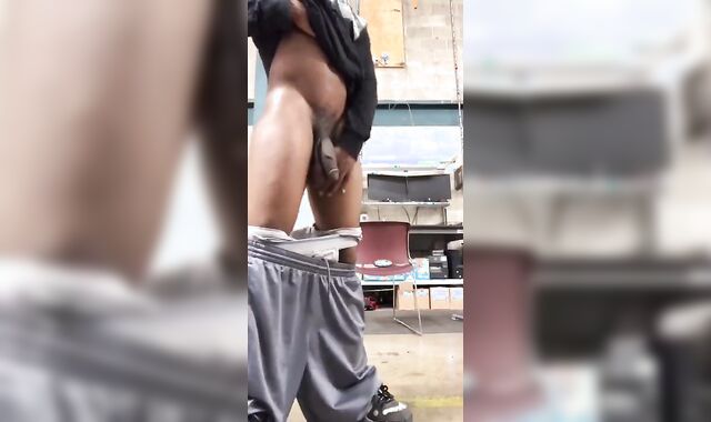 Beef Whistle Out At Wrk (Slow-Mo Droplet)