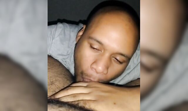 SE LA CHUPO A CHICO HETERO DE 18 AÑOS DE GRINDR! ESCUCHENLO GEMIR